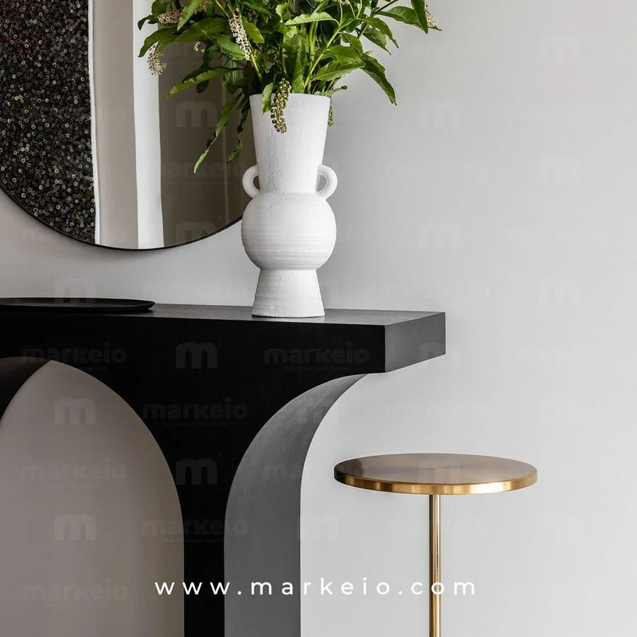 Zoom sur les arches sculpturales de la console Arch