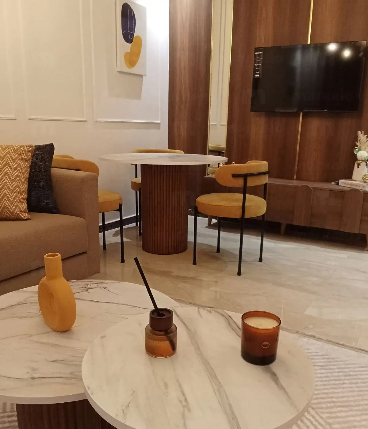 Aménagement d'un coin repas optimisé pour studio à Mohammedia.