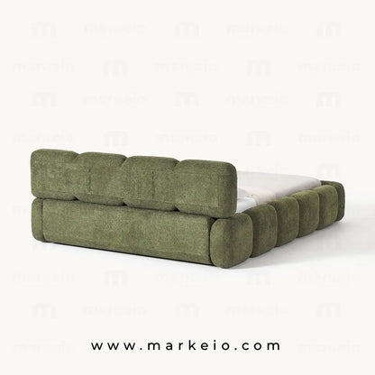 Installation d'un lit design Evamo dans une chambre à Marrakech