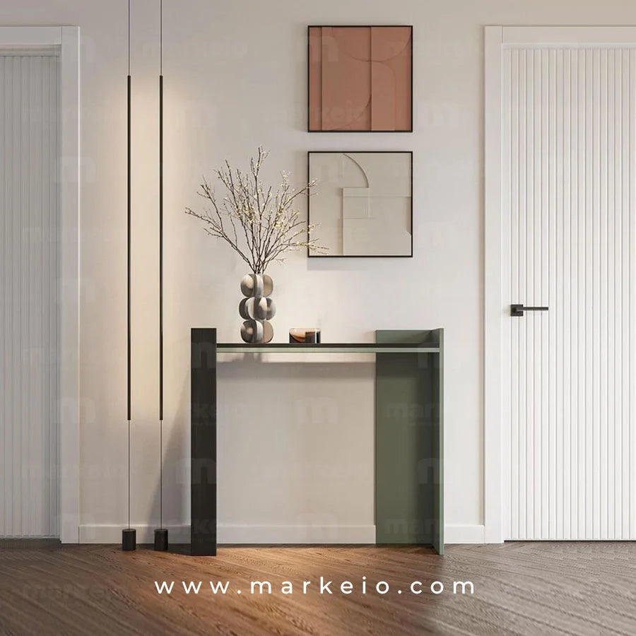 Meuble de couloir étroit et élégant pour un gain de place optimal.