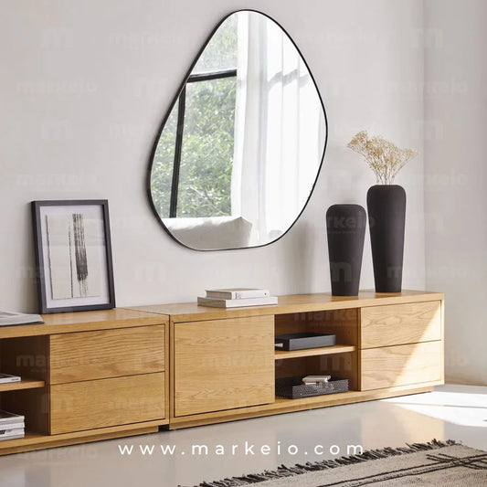 Meuble TV Kleno en chêne naturel avec finitions haut de gamme.