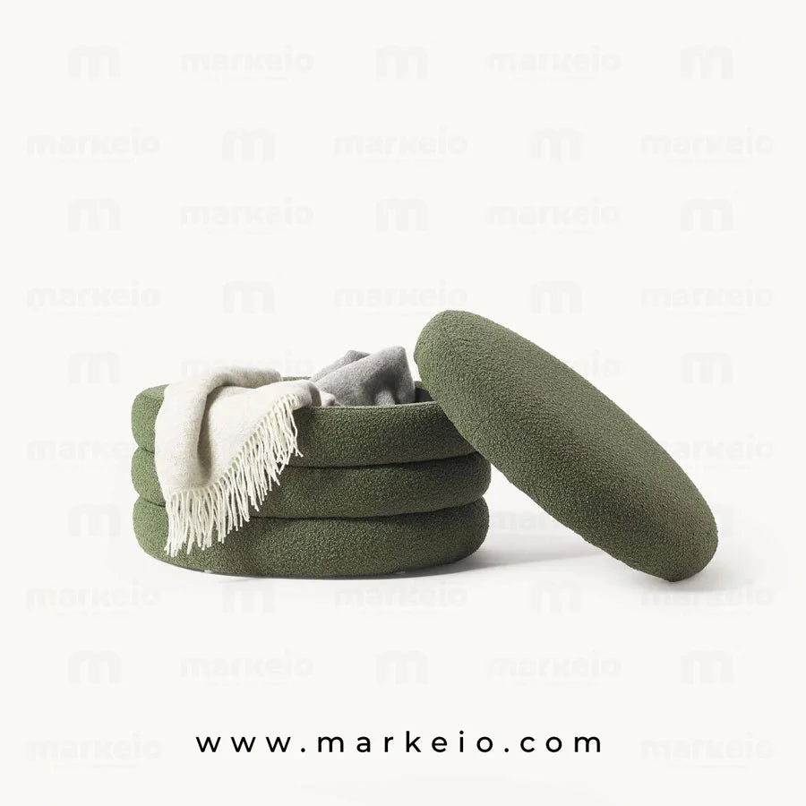 Pouf déco avec sellerie premium pour une chambre ou un séjour.