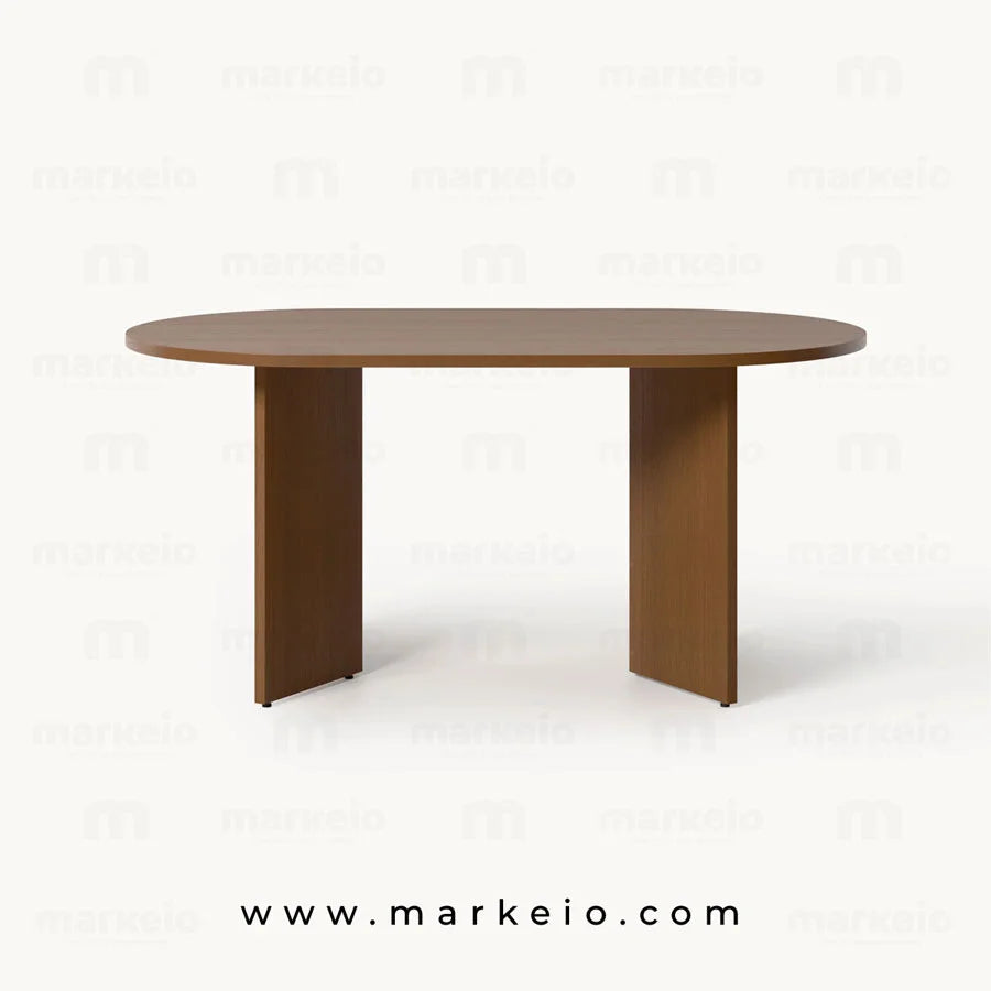 Grande table ovale en bois noble pour des réceptions élégantes.