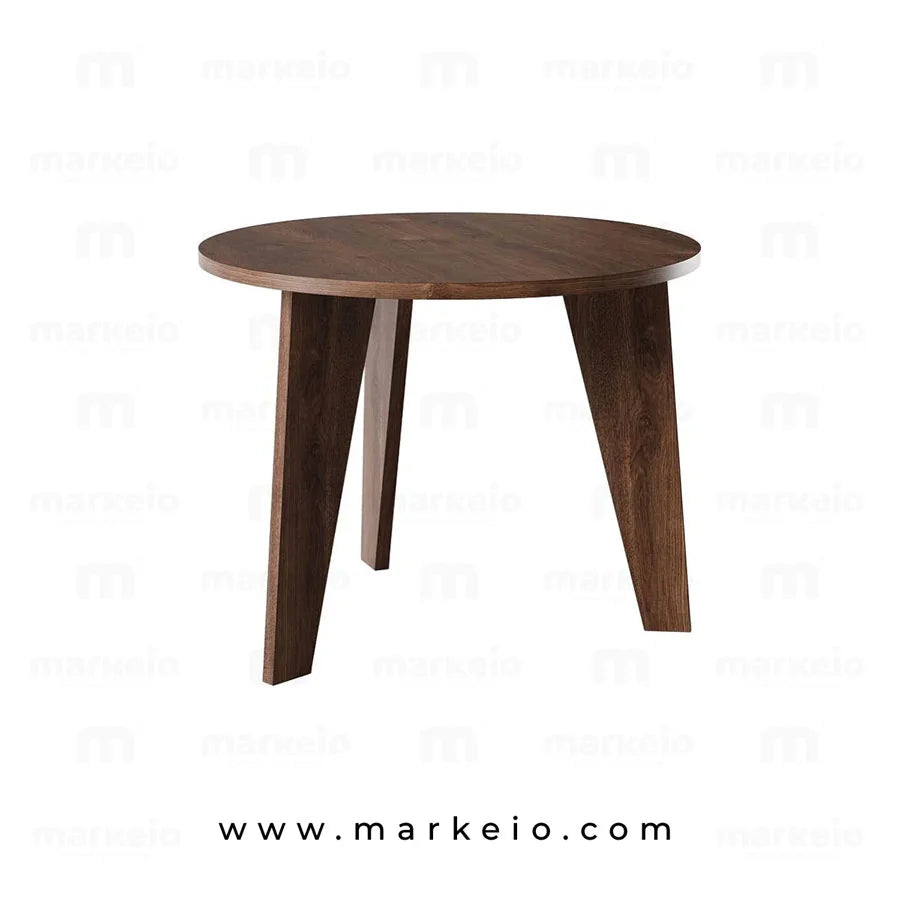 Table à manger design idéale pour les intérieurs chic au Maroc.